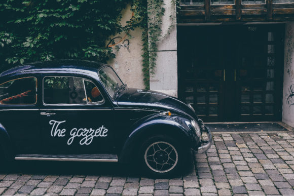 The Gazzete: A Delicate Script Font for Web Design